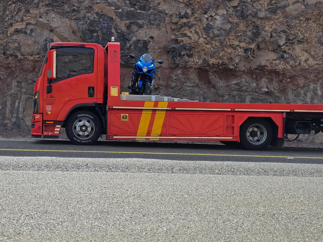 نقل الدراجات النارية المتخصص - سطحة سكاكا تقدم خدمة احترافية متخصصة في نقل الدراجات النارية المتخصص بأحدث المعدات والتقنيات المتطورة